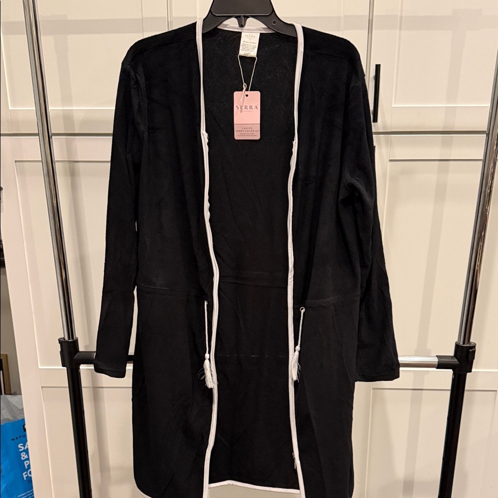 Serra Black and White cover up